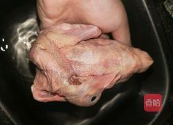 茯苓乳鸽汤的做法图解1