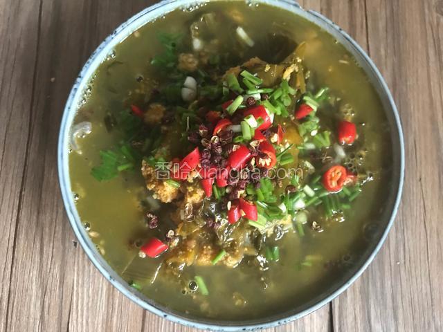 将调味料放在上面