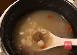 莲子百合桂圆羹的做法图解5