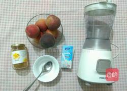 桃子奶昔的做法图解1