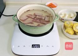胡萝卜玉米山药排骨汤的做法图解3