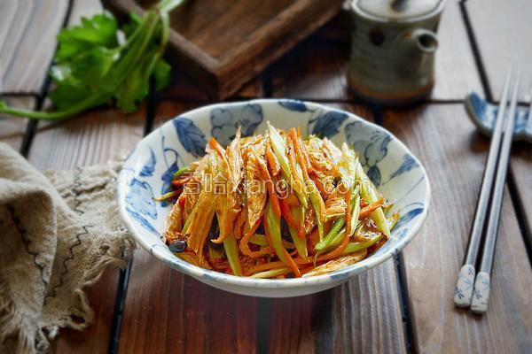 风味腐竹烩芹菜