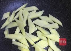 鲍鱼炖土豆的做法图解1