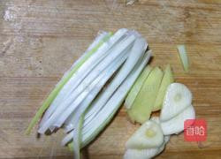 海鲜菇炒肉的做法图解4