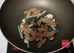 海鲜菇炒肉的做法图解7