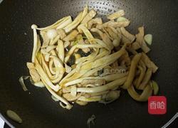 海鲜菇炒肉的做法图解9