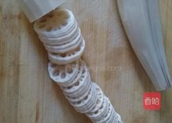 炝拌藕片的做法图解1