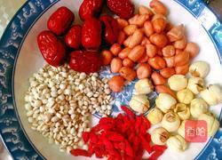 薏米花生炖鸡(美容养颜汤)的做法图解2