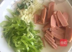 尖椒炒豆腐皮的做法图解1