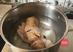 猪脚黑豆汤的做法图解1