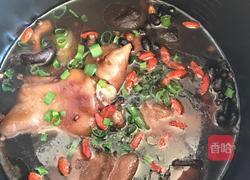 猪脚黑豆汤的做法图解3