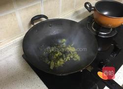 酸菜粉丝汤的做法图解3
