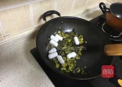 酸菜粉丝汤的做法图解4