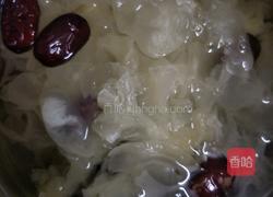 银耳红枣汤的做法图解5