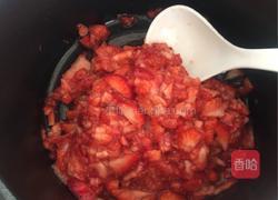 草莓果酱的做法图解1
