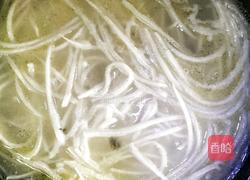 萝卜丝鲫鱼汤的做法图解6