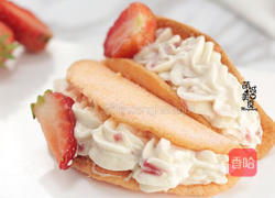 颜值爆棚的草莓蛋糕的做法图解1