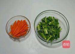 蒜苔炒蛋丝的做法图解1