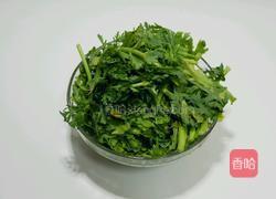 红极参炒茼蒿的做法图解1