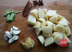 红烧排骨炖土豆的做法图解3