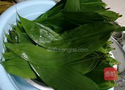 腊肉红豆粽子的做法图解1