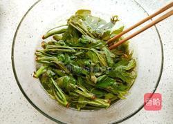 炸香椿鱼儿的做法图解3