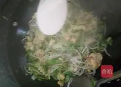 Illustration of how to make fried noodles 11