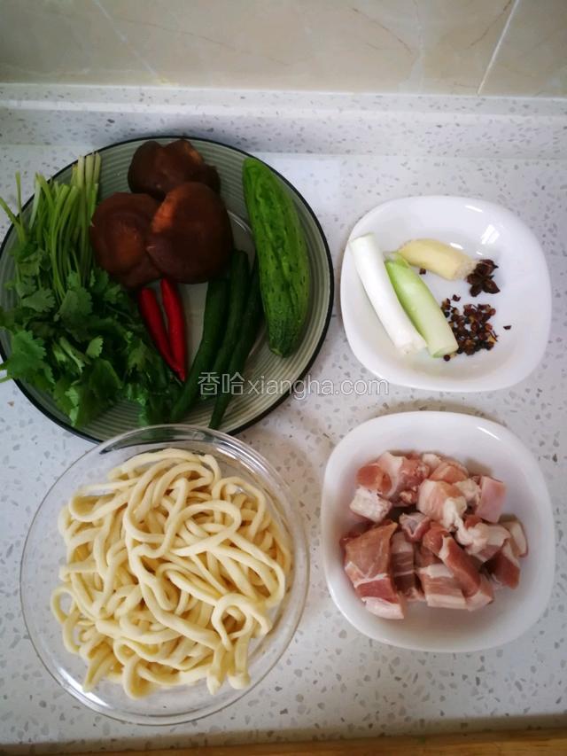 准备食材。
