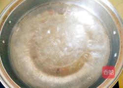 白萝卜炖大骨的做法图解2