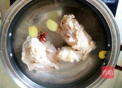 白萝卜炖大骨的做法图解8