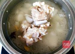 白萝卜炖大骨的做法图解12