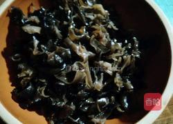 黄瓜炒木耳的做法图解3
