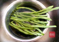 四季豆炒肉丝的做法图解1