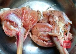 海贼王路飞最爱的鸡腿的做法图解3