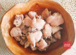 做菜技巧莲子百合竹荪猪脚冬瓜汤的做法图解2