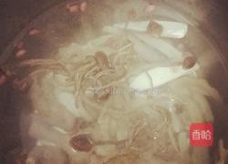 鸡爪排骨当归红枣枸杞汤的做法图解4