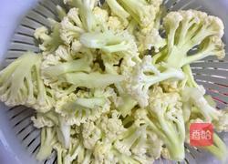 干锅有机花菜的做法图解1