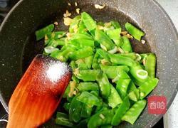 清炒荷兰豆的做法图解6