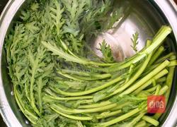 蒜蓉茼蒿的做法图解1