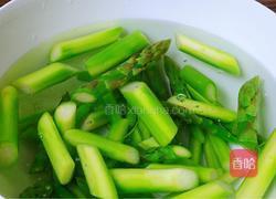 清炒芦笋虾仁的做法图解3