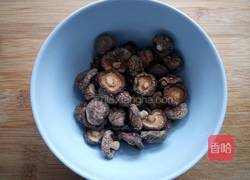 香菇烧鸡块的做法图解4