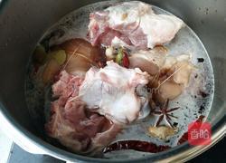 水晶猪皮冻肘子的做法图解2