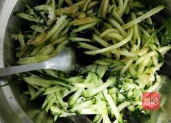 黄瓜丝拌木耳的做法图解4