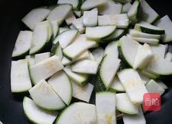 素炒嫩南瓜的做法图解4