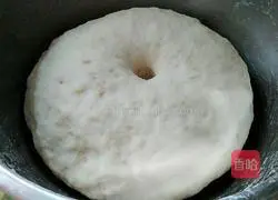 Illustration of how to make hedgehog custard buns 2