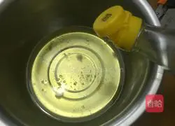 Illustration of how to make six-inch hurricane 8