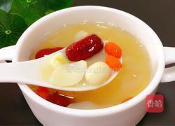 百合银耳莲子雪梨汤的做法图解1