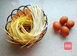 韭黄炒鸡蛋的做法图解2