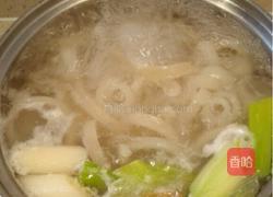 凉拌水晶肉皮冻的做法图解4