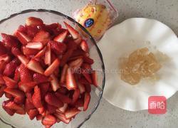 自制酸甜草莓酱的做法图解1
